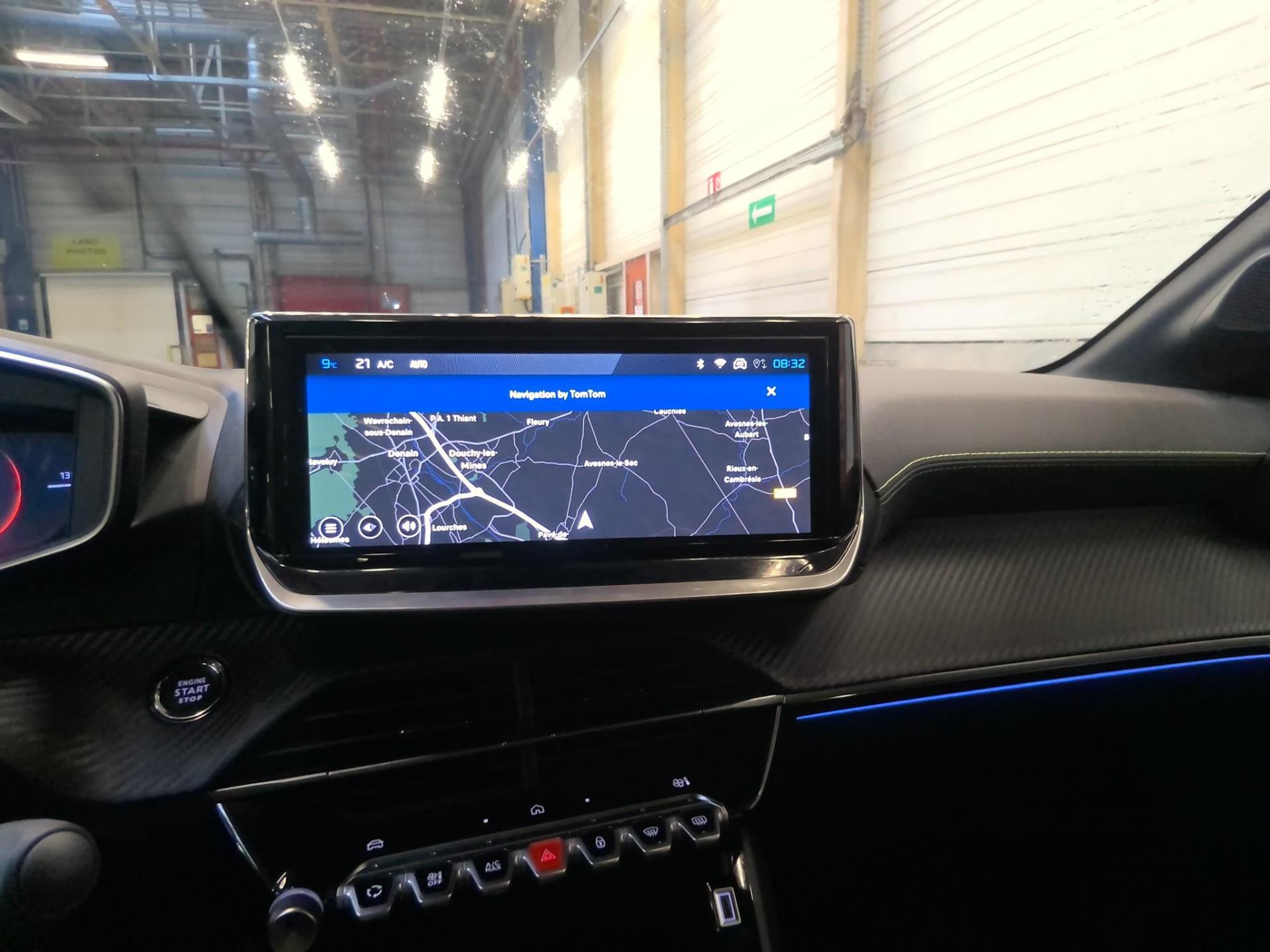 Peugeot 208 Hybrid 110 e-DCS6 GT 2025
