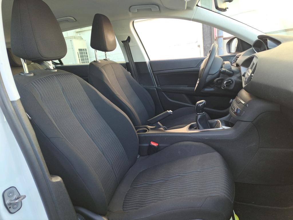 Peugeot 308 1.6 BlueHDi 100ch S&S BVM5 Access 2017