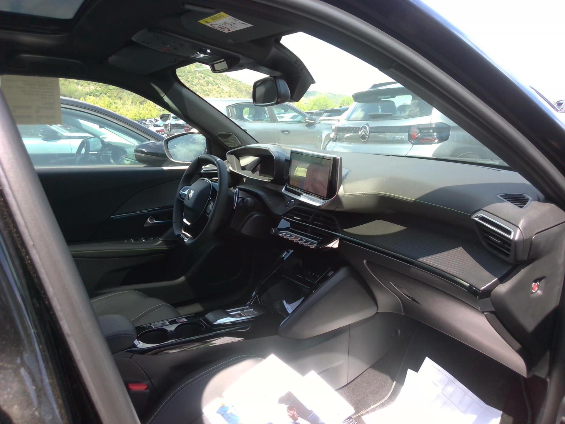 Peugeot 2008 Hybrid 145 ch e-DCS6 GT 2025