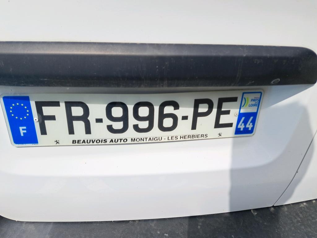 Peugeot EXPERT FGN TOLE STANDARD 2.0 BLUEHDI 120 S&S BVM6 ASPHALT 2020