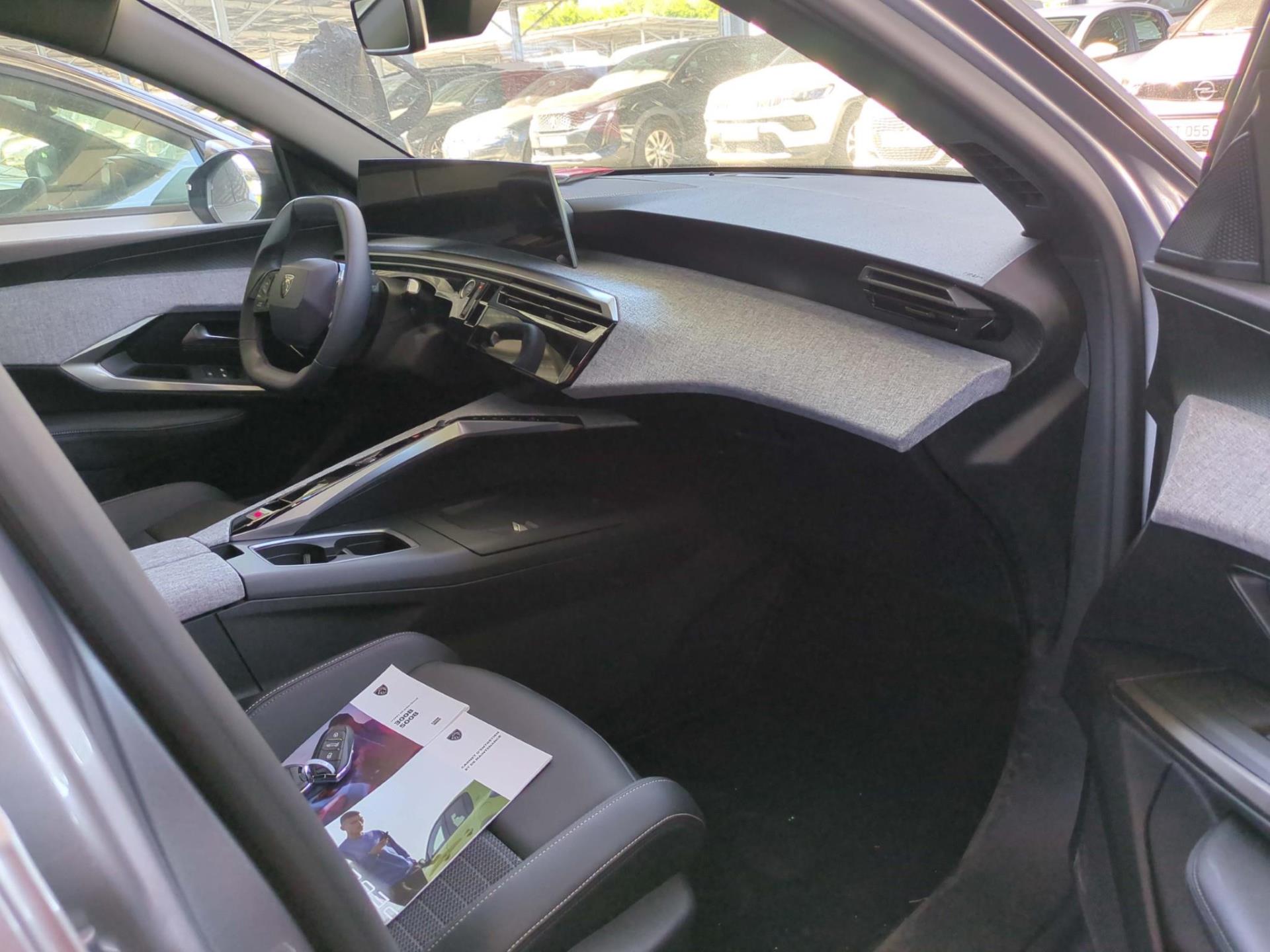 Peugeot 3008 Hybrid 136 e-DCS6 Allure 2024