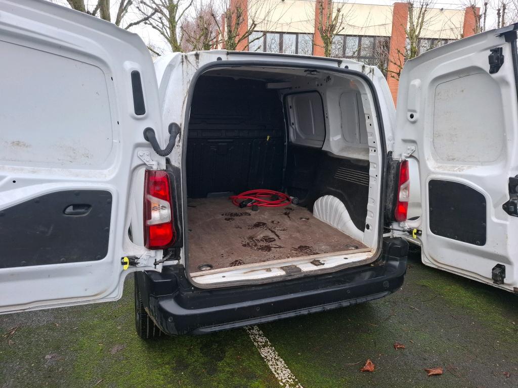 Peugeot E-PARTNER FOURGON M 800 KG 136 CH BATTERIE 50 KWH  2022