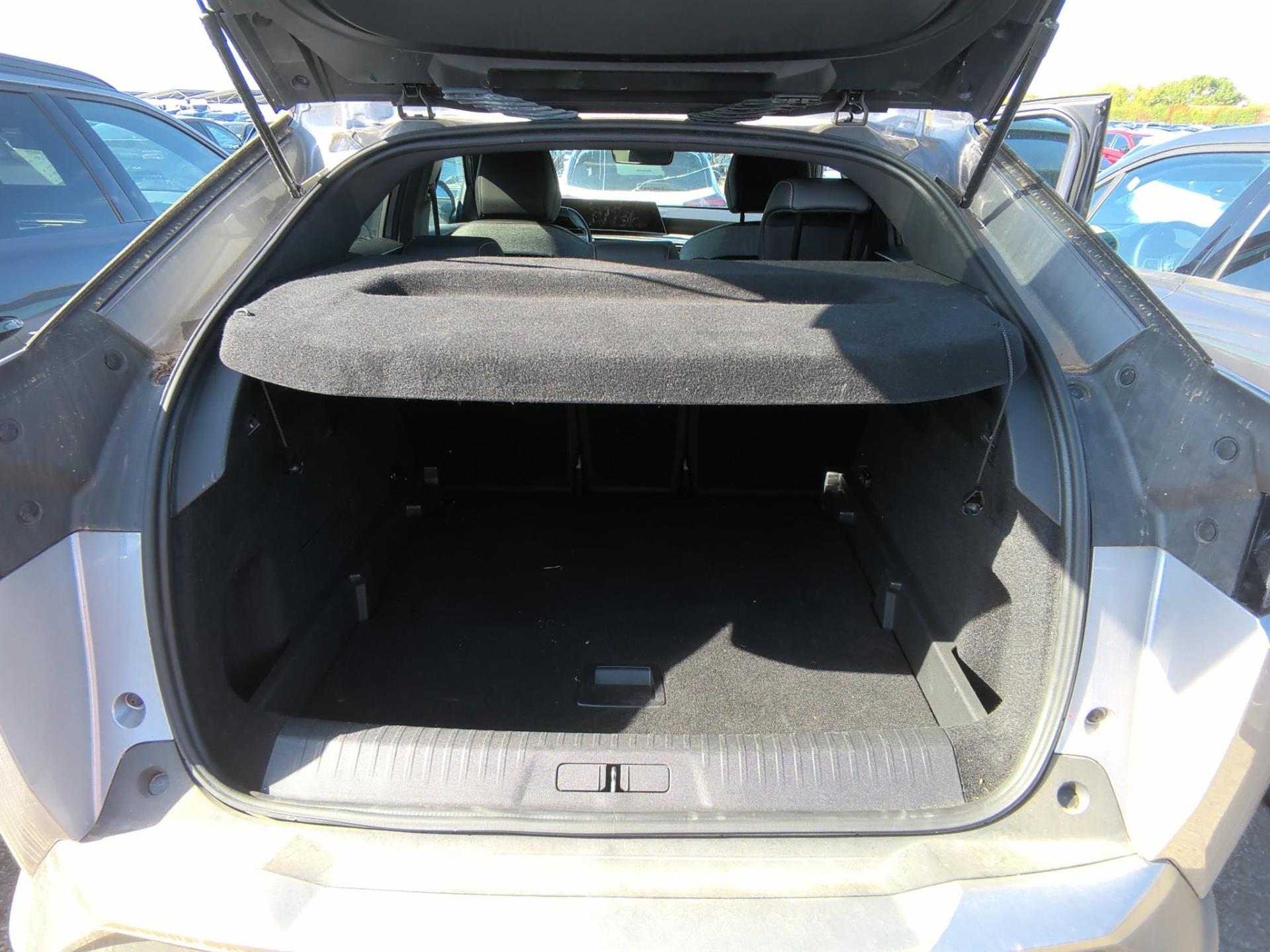 Peugeot 3008 Hybrid 136 e-DCS6 Allure 2024