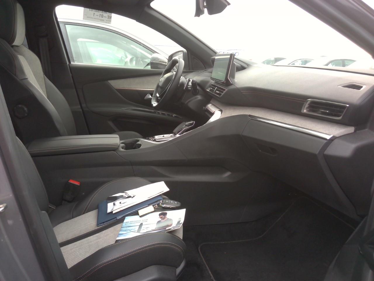 Peugeot 3008 Hybrid4 300 e-EAT8 GT 2021