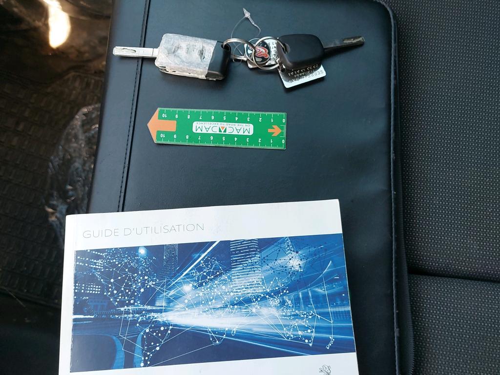 Peugeot PARTNER FOURGON STANDARD 1.6 BLUEHDI 100 S&S BVM5 PREMIUM 2017