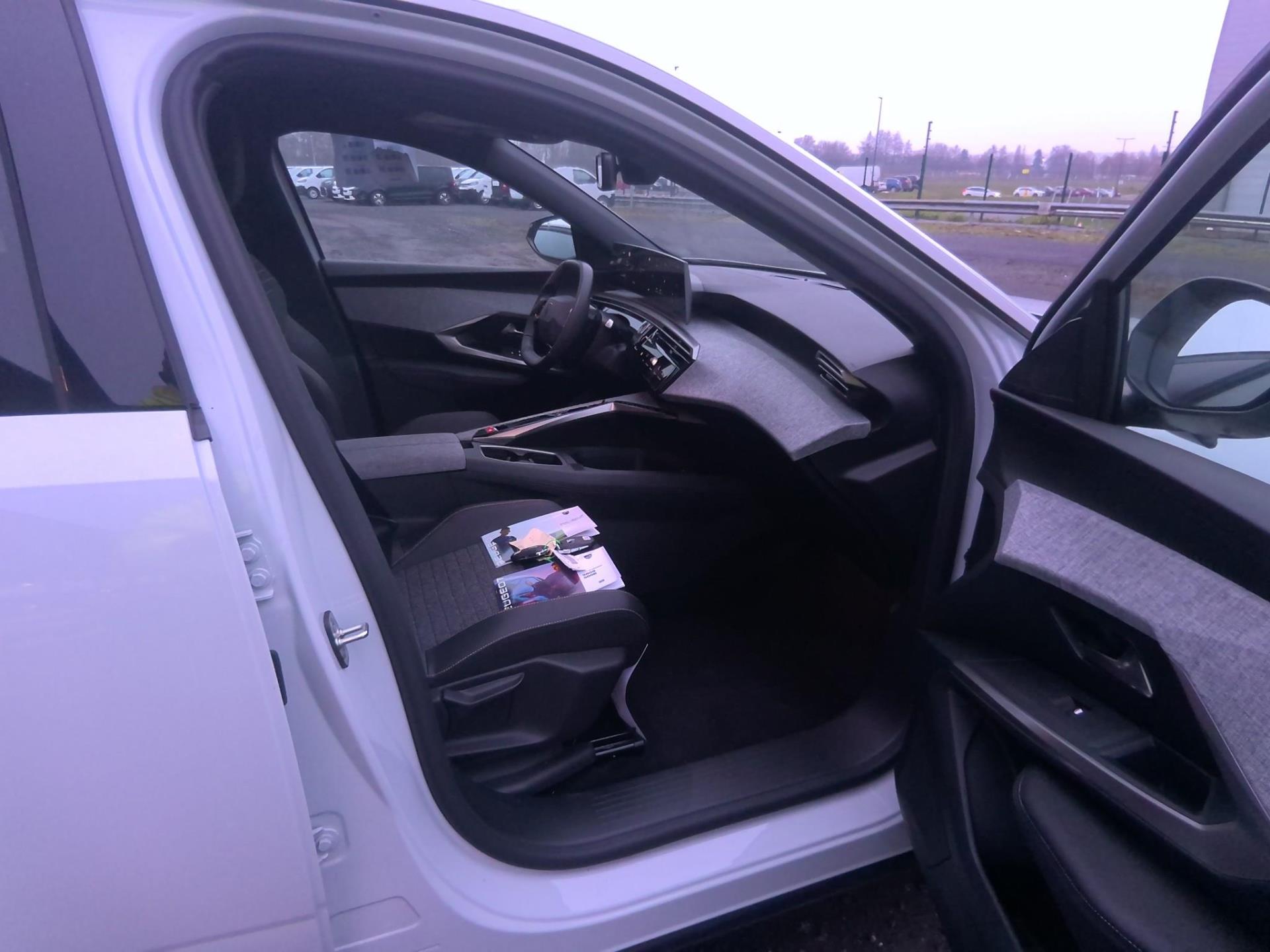 Peugeot 3008 Electrique 210 ch 73 kWh Allure 2025