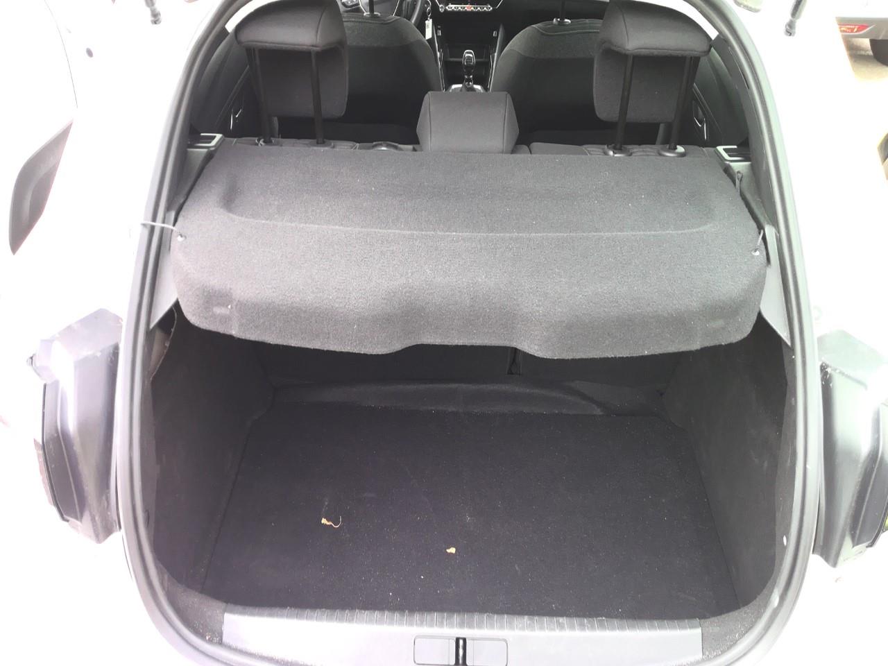Foto Peugeot 208 15