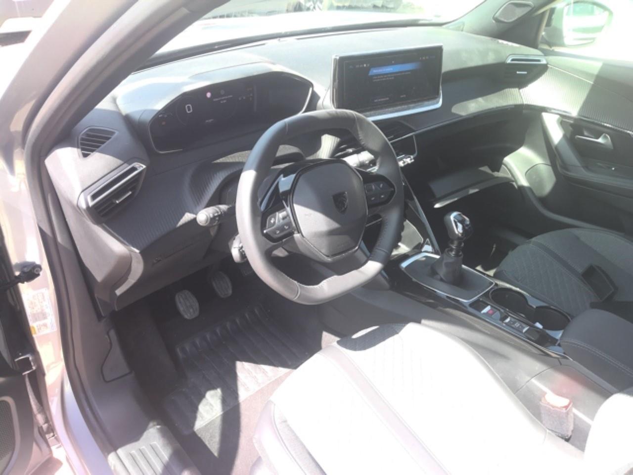 Foto Peugeot 2008 3