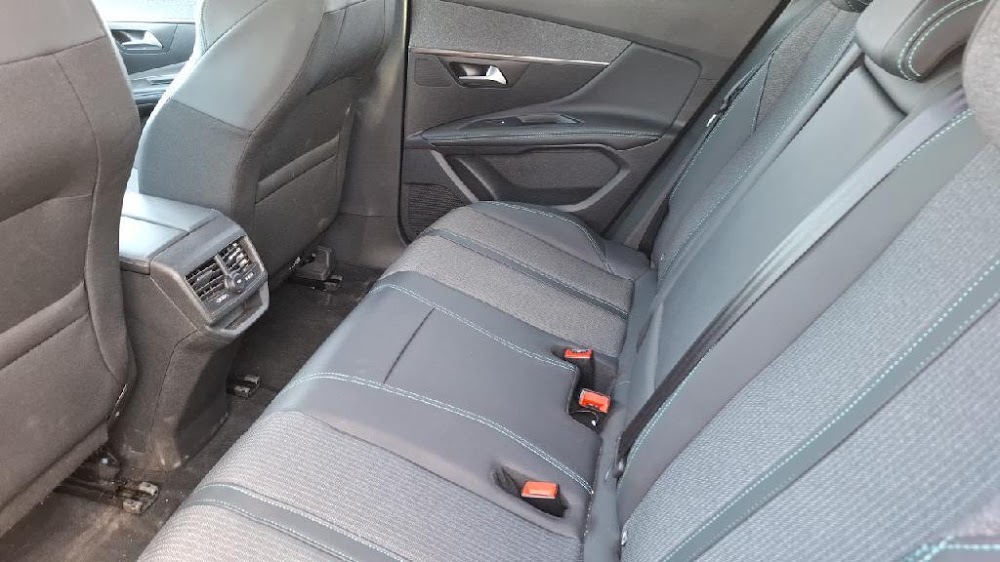 Foto Peugeot 3008 Hybrid 12