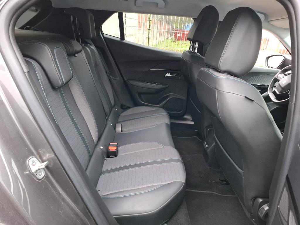 Peugeot 2008 BlueHDi 130 S&S EAT8 Allure 2021