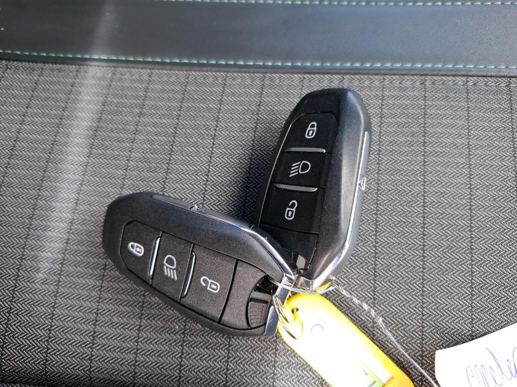 Peugeot 208 PureTech 100 S&S EAT8 Allure Business 2021