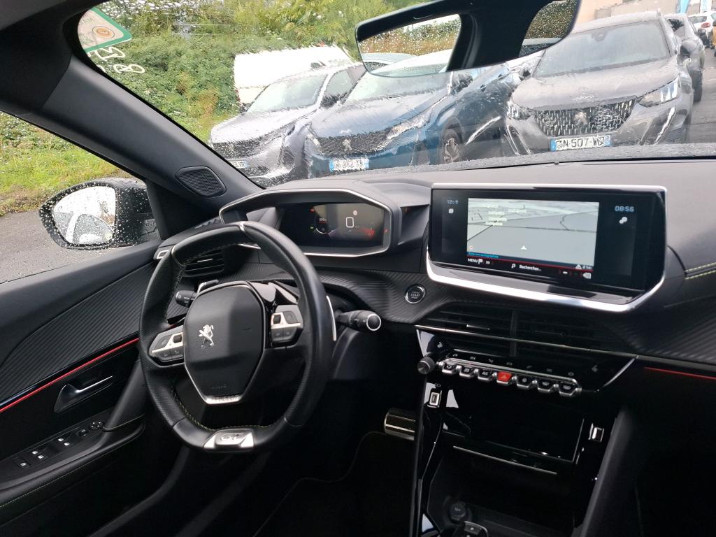 Peugeot 2008 BlueHDi 130 S&S EAT8 GT 2021