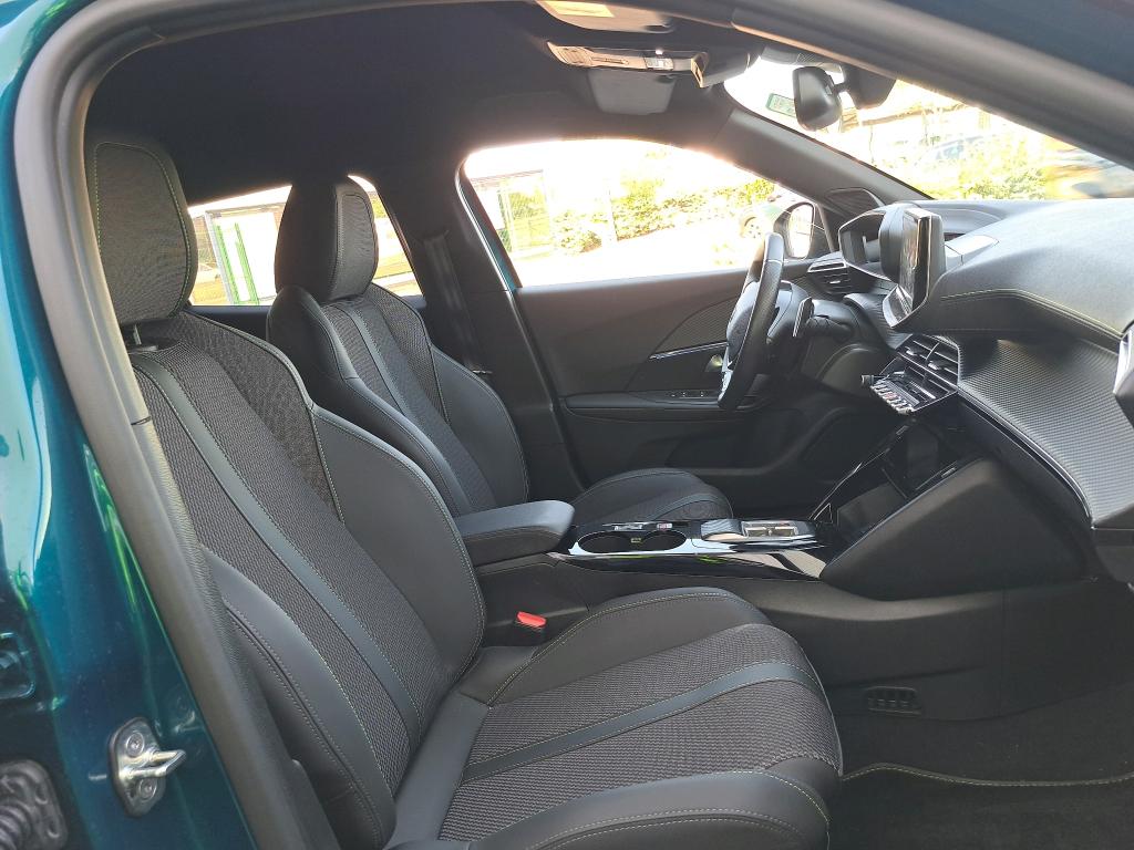 Peugeot 2008 Hybrid 145 ch e-DCS6 GT 2025