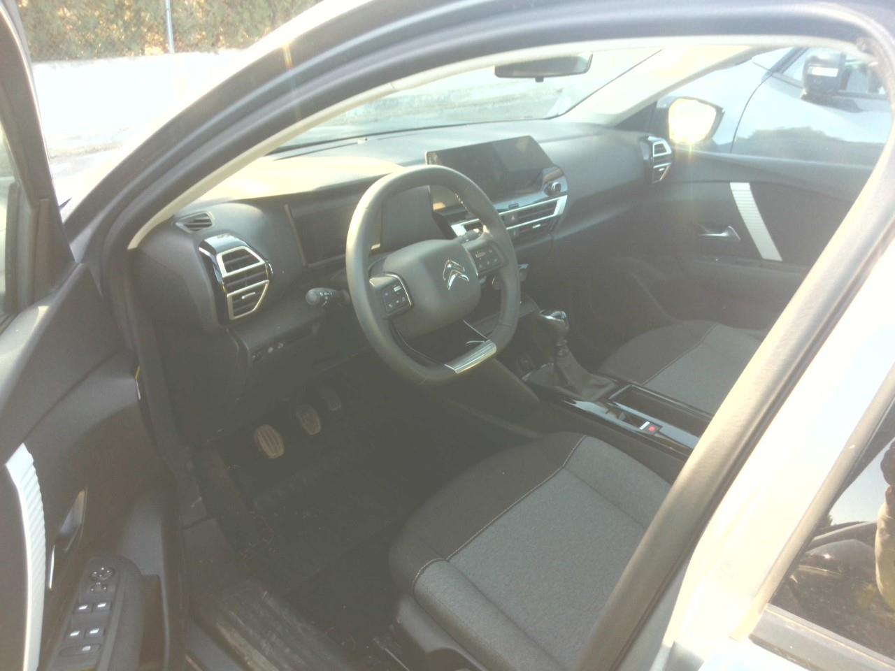 Foto Citroën C4 X 3
