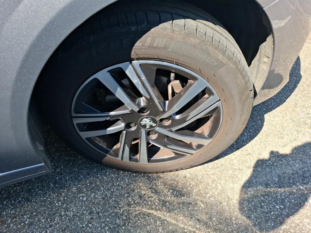 Peugeot 208 PureTech 100 S&S EAT8 Style 2023