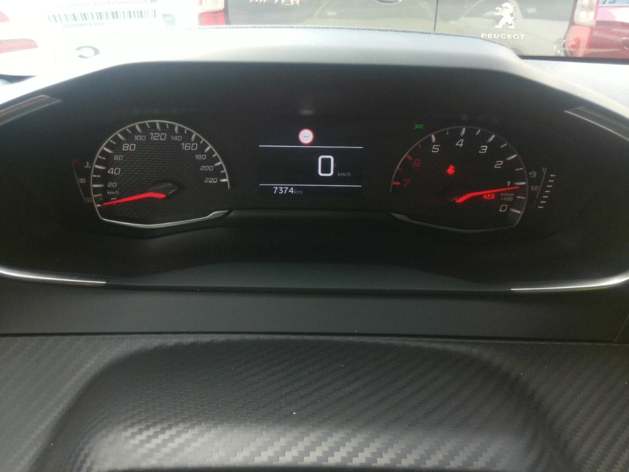 Foto Peugeot 208 5
