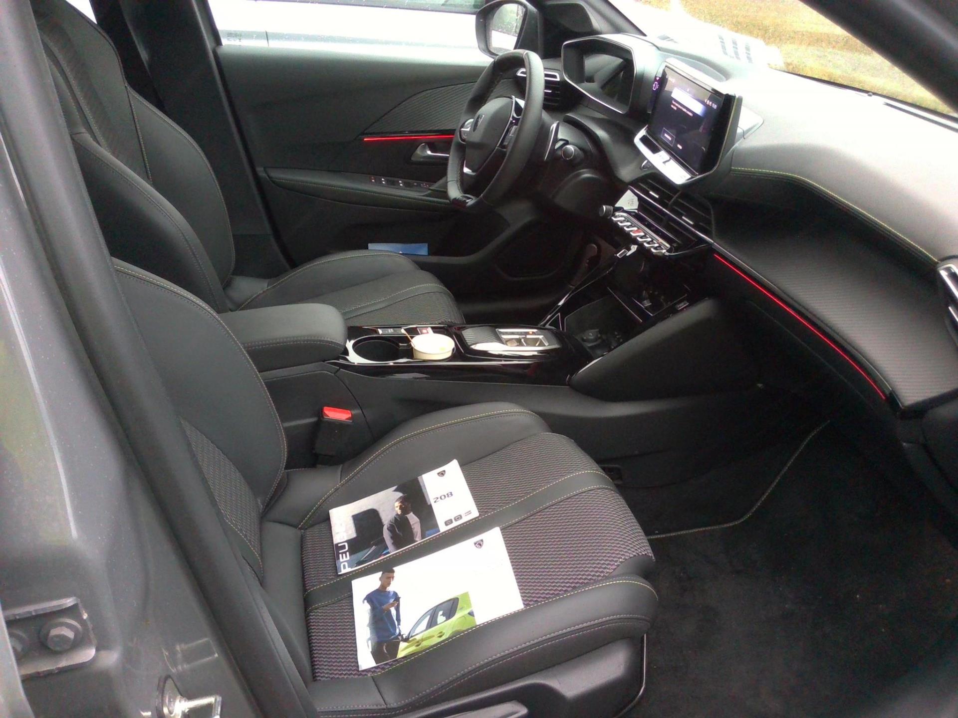 Peugeot 208 Hybrid 136 e-DCS6 GT 2024
