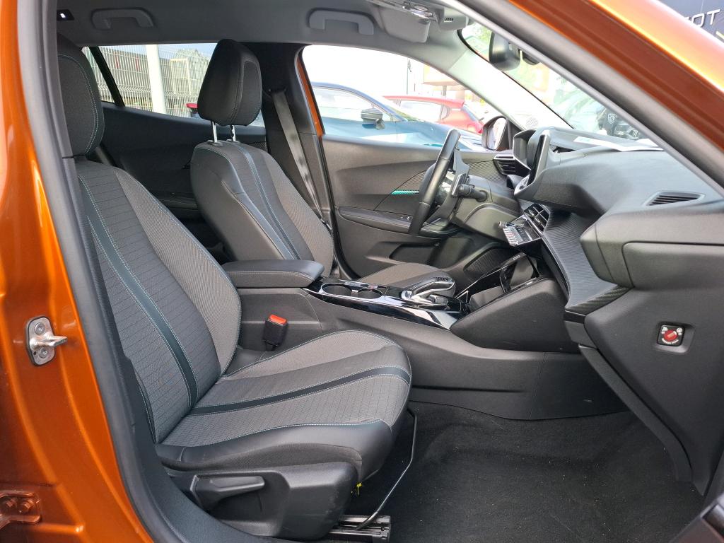 Peugeot 2008 PureTech 130 S&S EAT8 Allure Business 2021