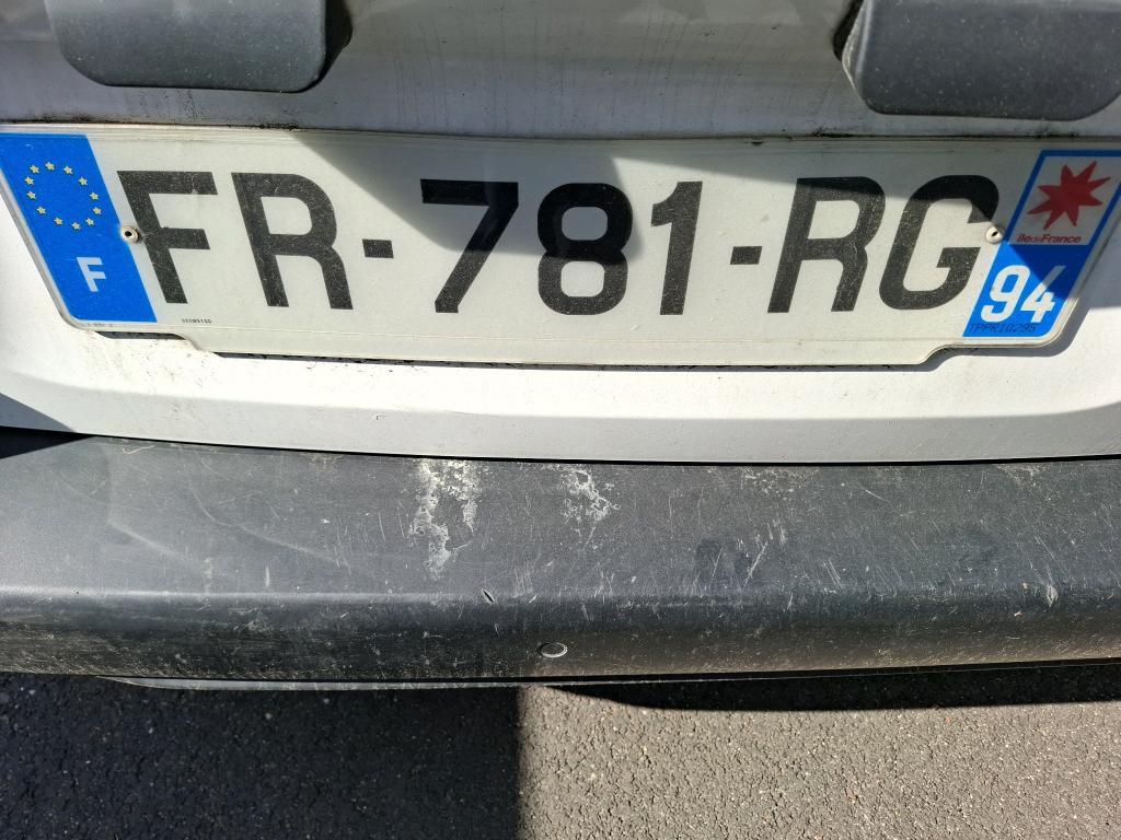 Peugeot PARTNER FOURGON STANDARD 650 KG BLUEHDI 130 S&S EAT8 ASPHALT 2020