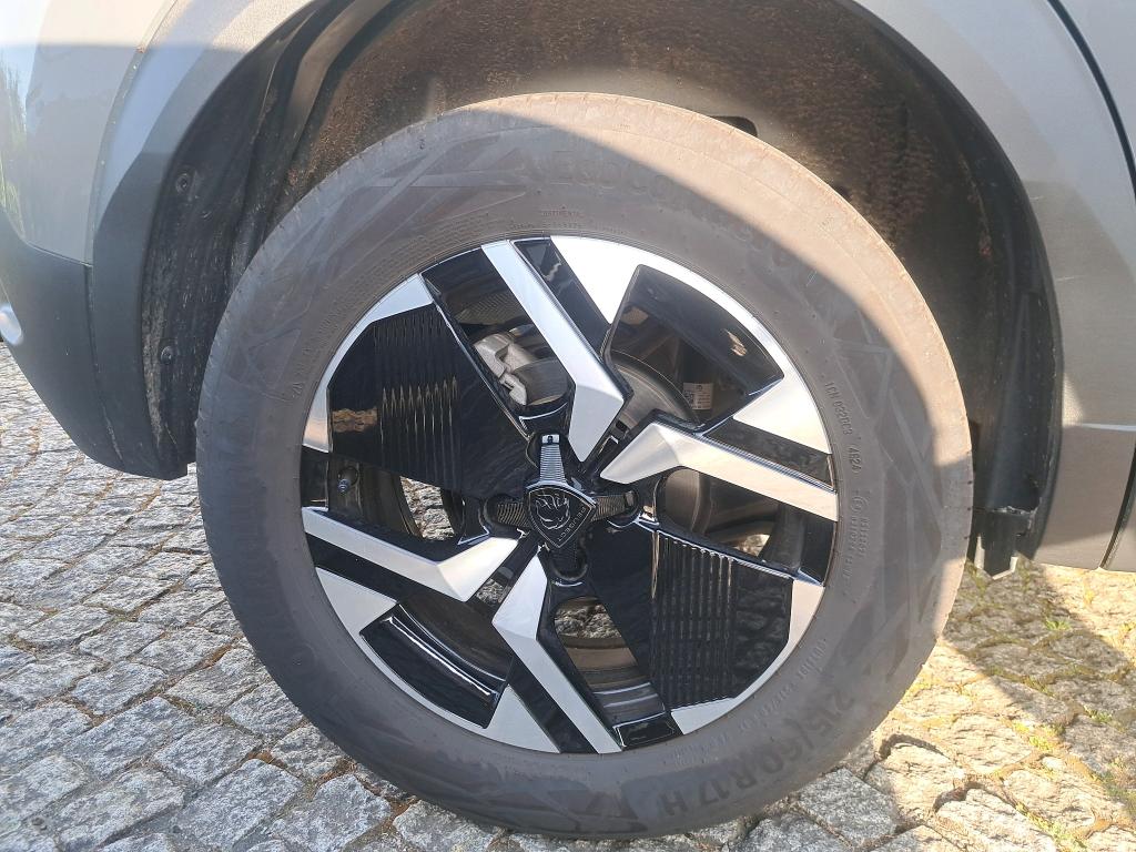 Peugeot 2008 Hybrid 136 e-DCS6 GT 2025