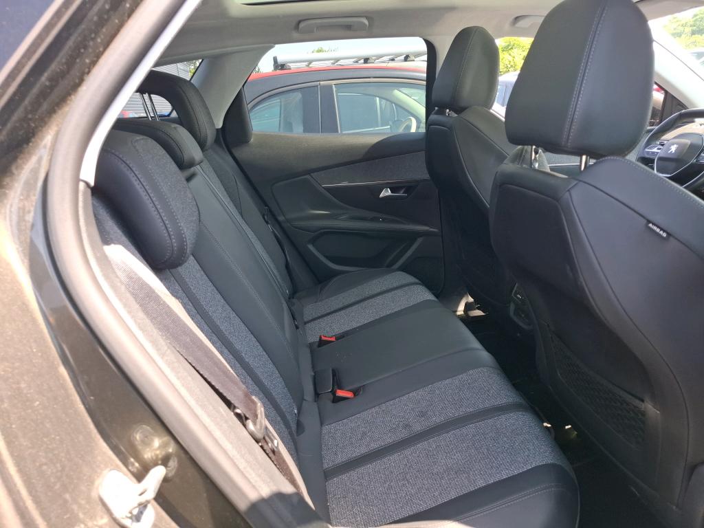 Peugeot 3008 Puretech 130ch S&S EAT8 Allure Business 2020