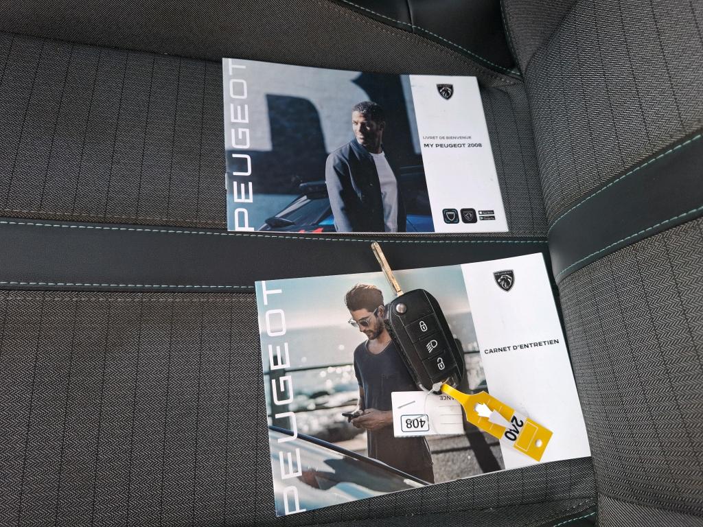 Peugeot 2008 PureTech 130 S&S EAT8 Allure 2022
