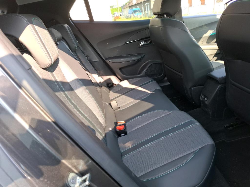 Peugeot 2008 BlueHDi 130 S&S EAT8 Allure 2021