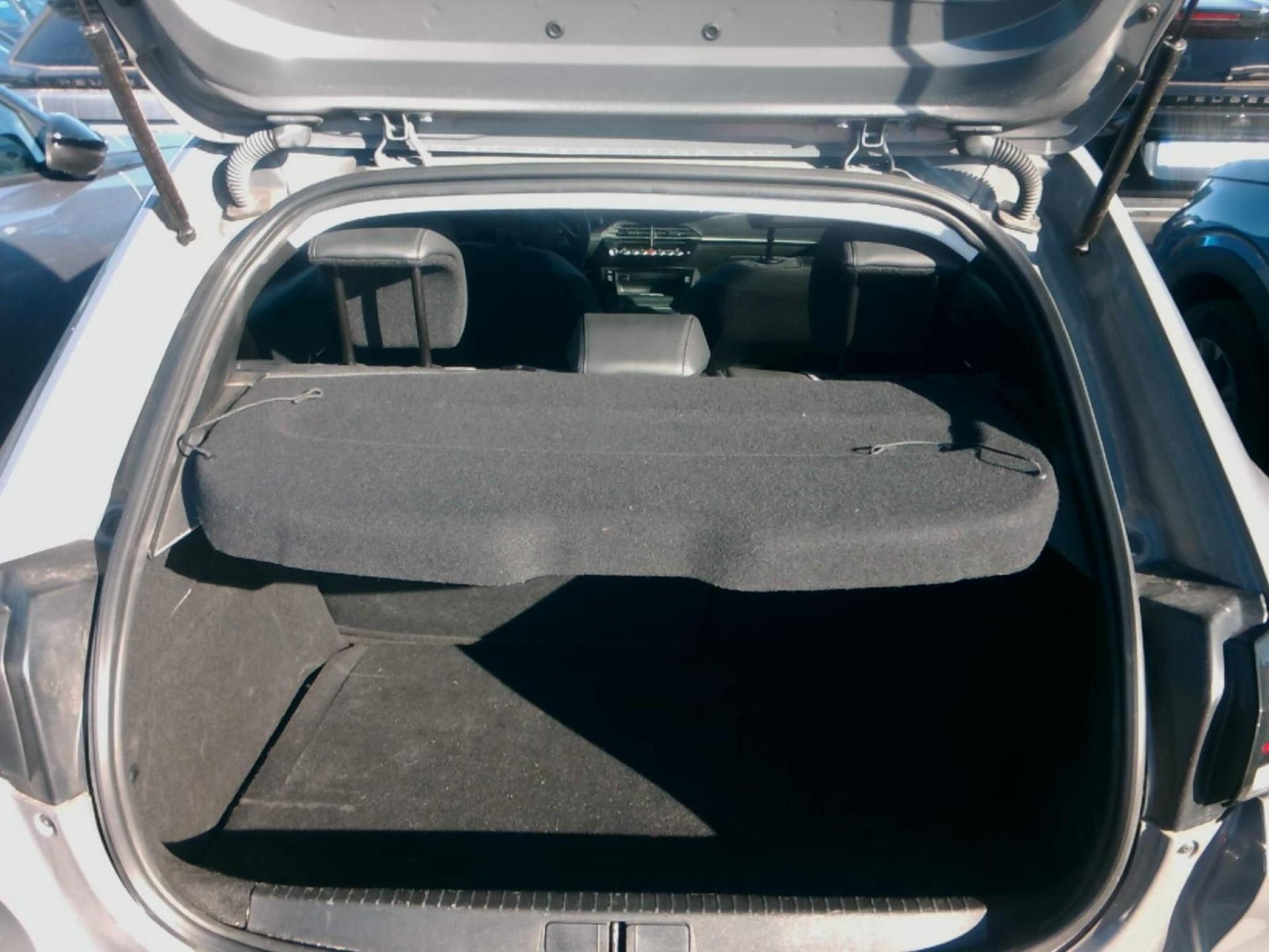 Peugeot 208 Hybrid 100 e-DCS6 Allure 2025