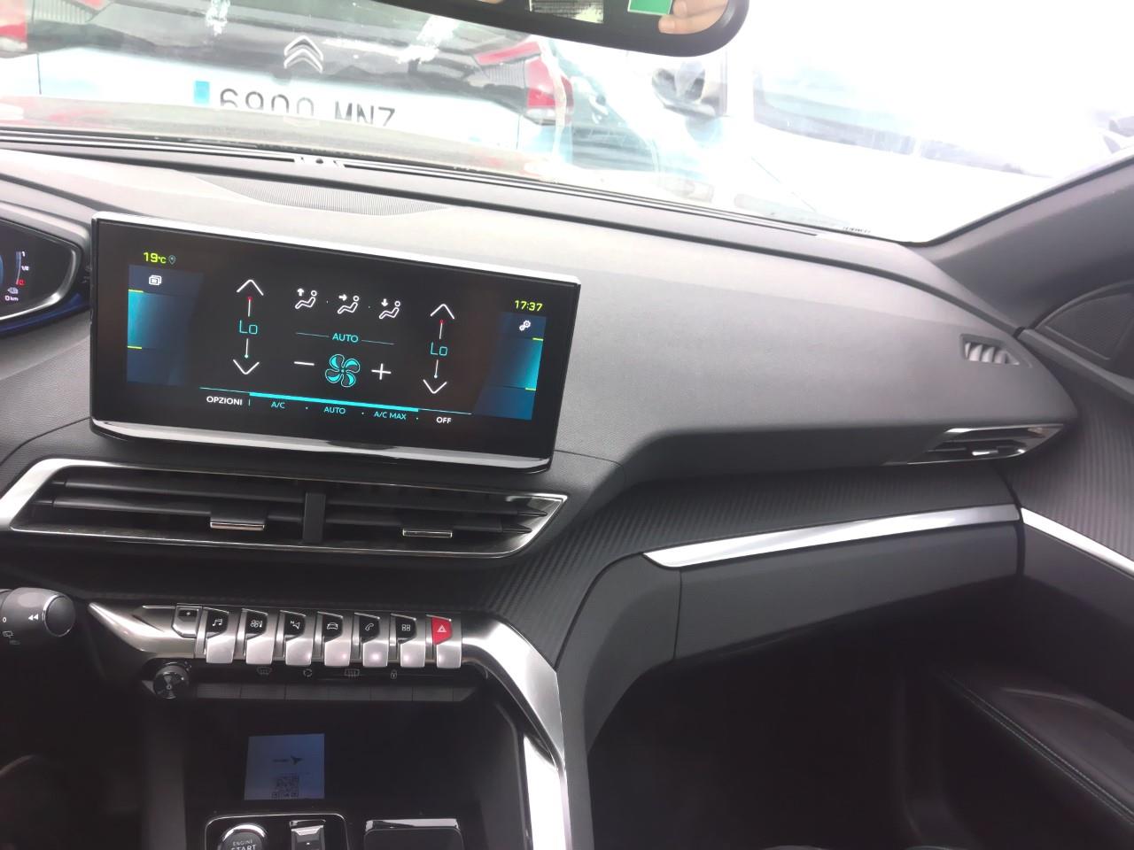 Foto Peugeot 3008 Plug-in Hybrid 7