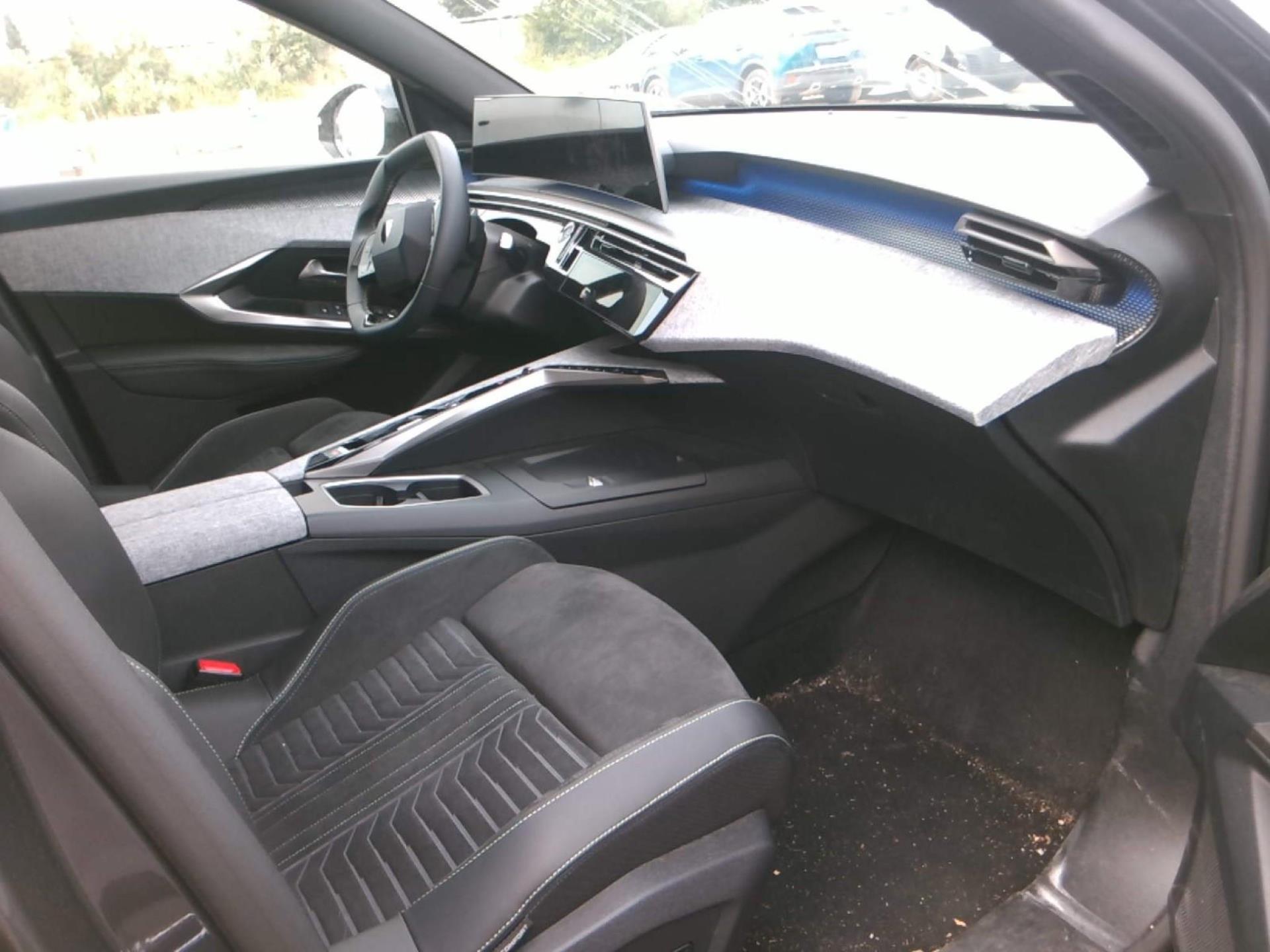 Peugeot 3008 Hybrid 136 e-DCS6 GT 2025