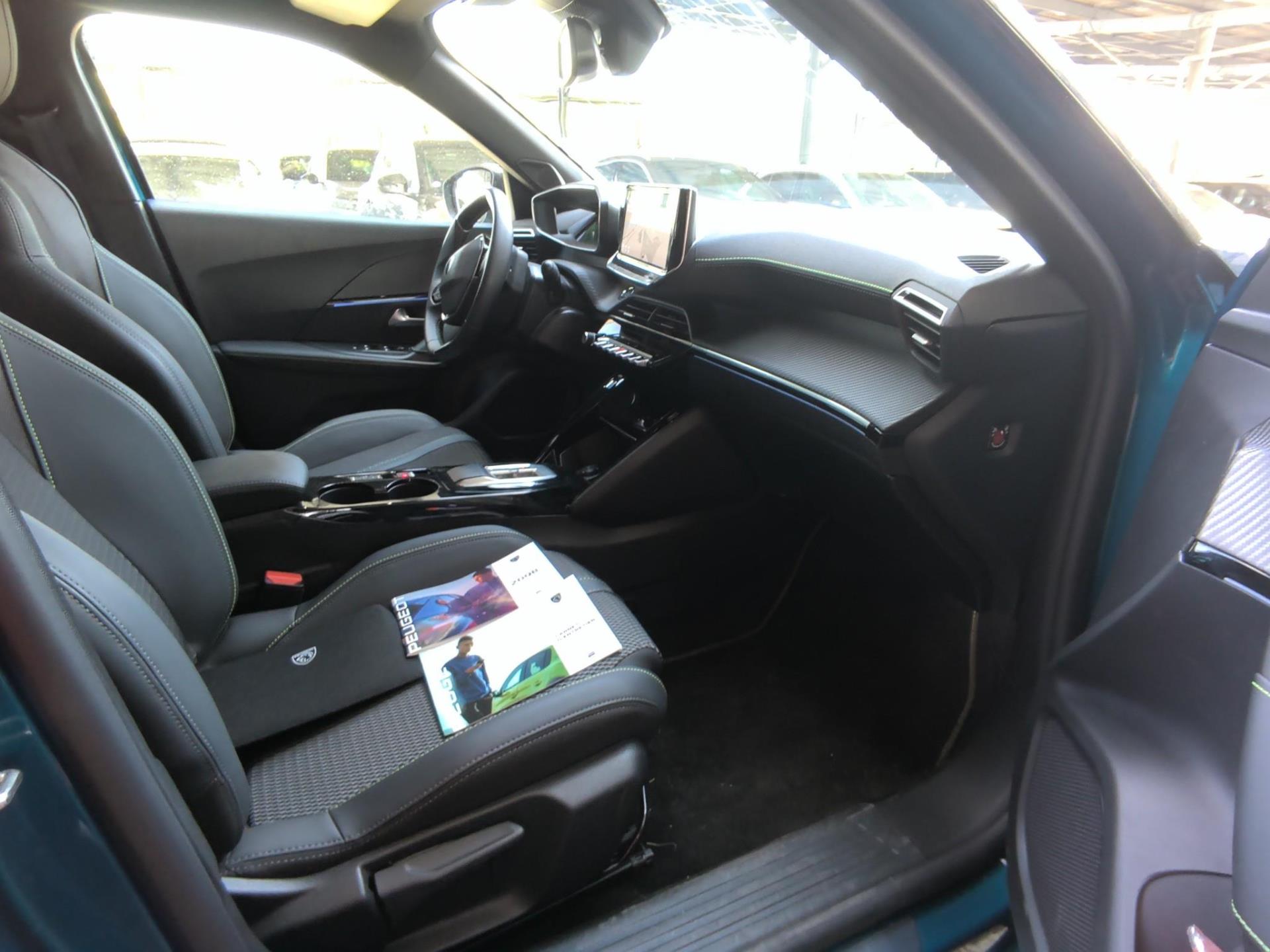 Peugeot 2008 Hybrid 145 ch e-DCS6 GT 2026