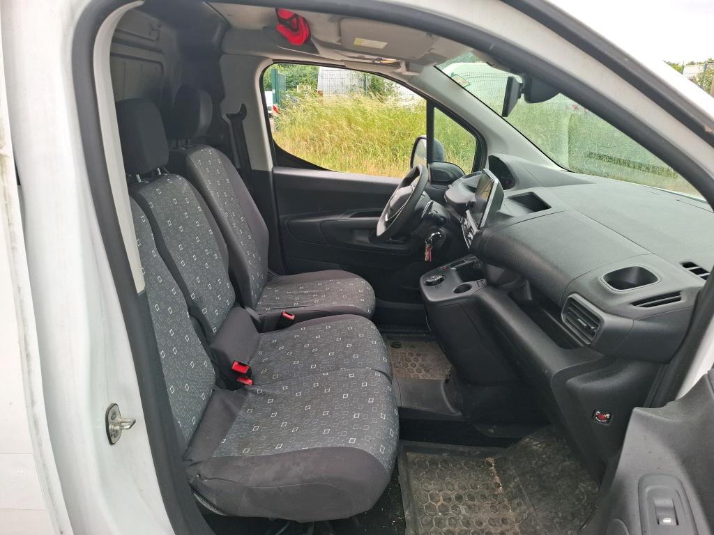 Peugeot PARTNER FOURGON STANDARD 650 KG BLUEHDI 130 S&S EAT8 ASPHALT 2021