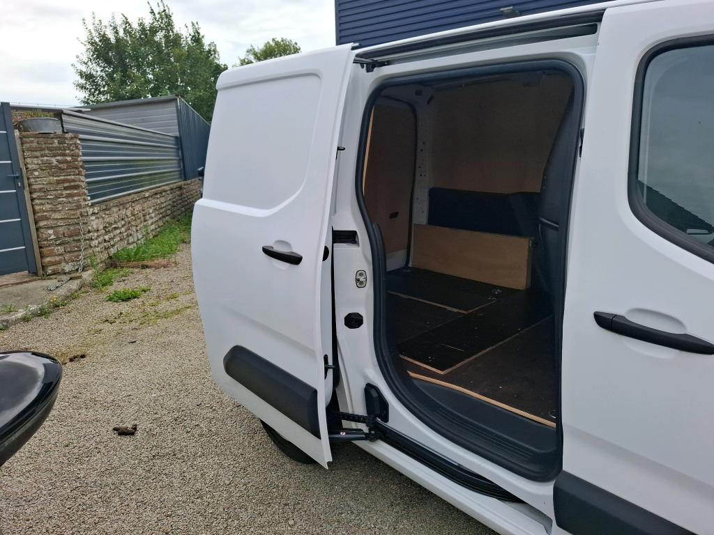 Peugeot PARTNER FOURGON STANDARD 650 KG BLUEHDI 100 S&S BVM5 PREMIUM 2021