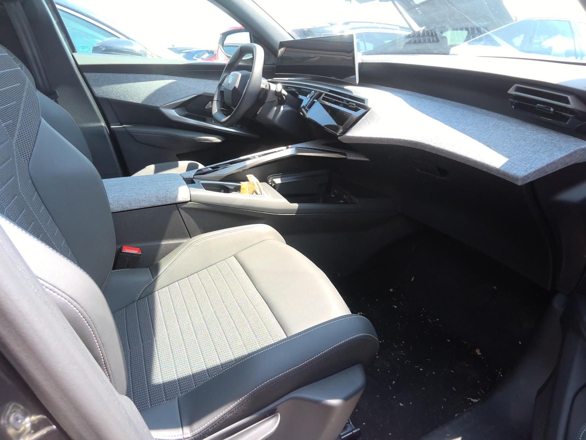 Peugeot 3008 Hybrid 136 e-DCS6 Allure 2023