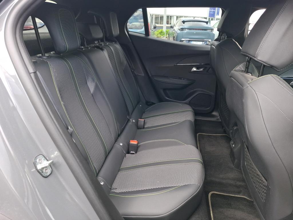 Peugeot 2008 Hybrid 145 e-DCS6 GT 2025