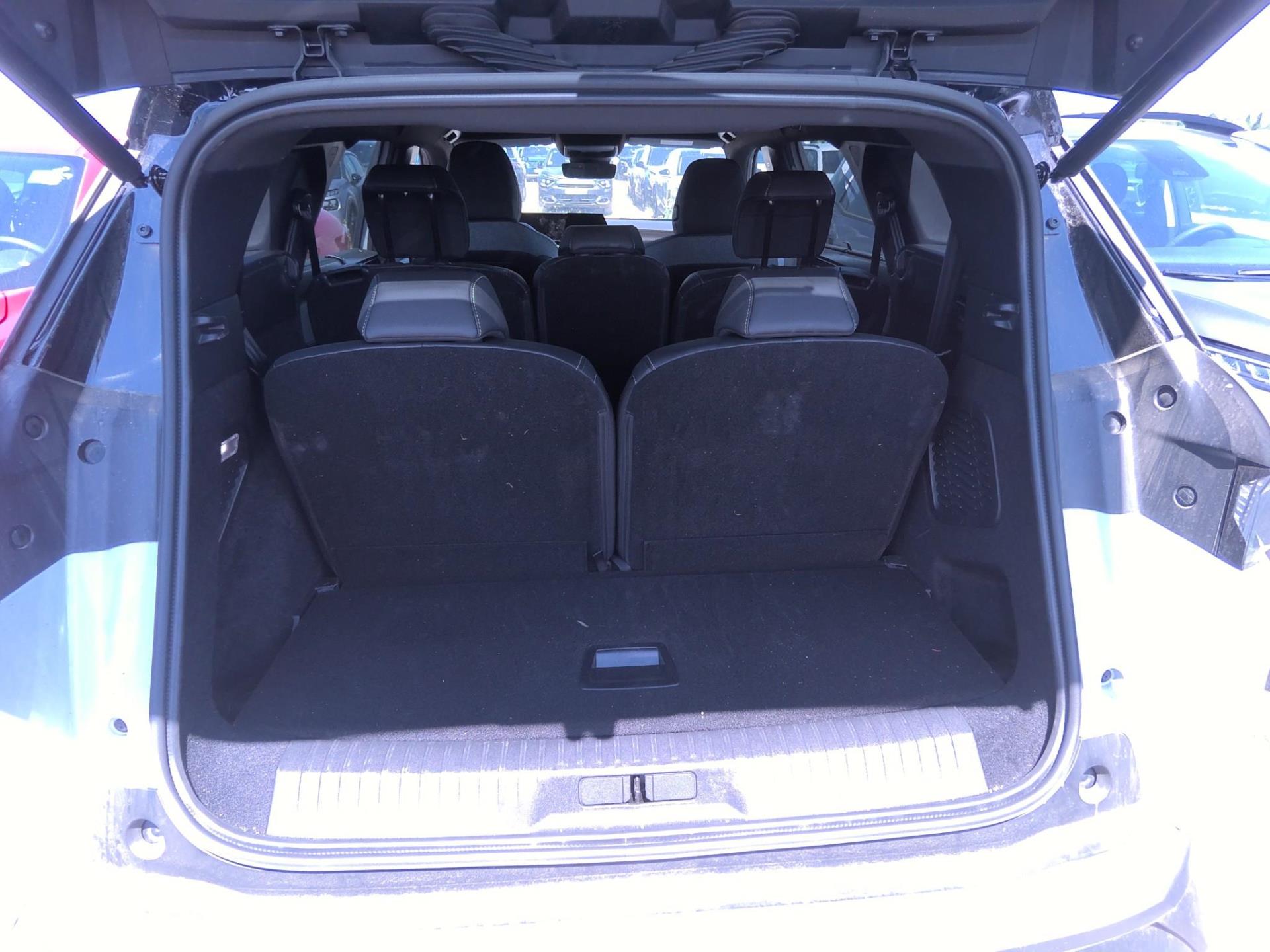 Peugeot 3008 Hybrid 136 e-DCS6 GT 2025