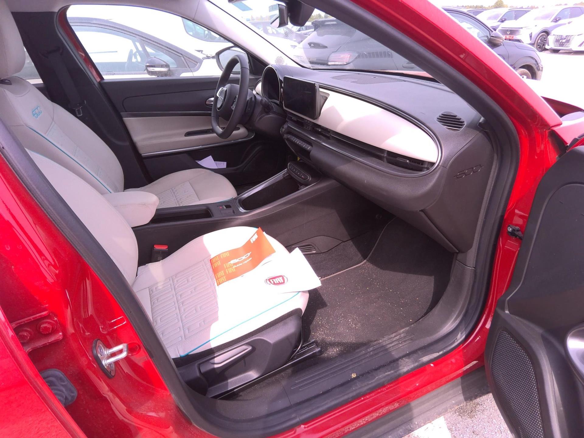 FIAT 600 1.2 Hybrid 100ch DCT6 La Prima 2024