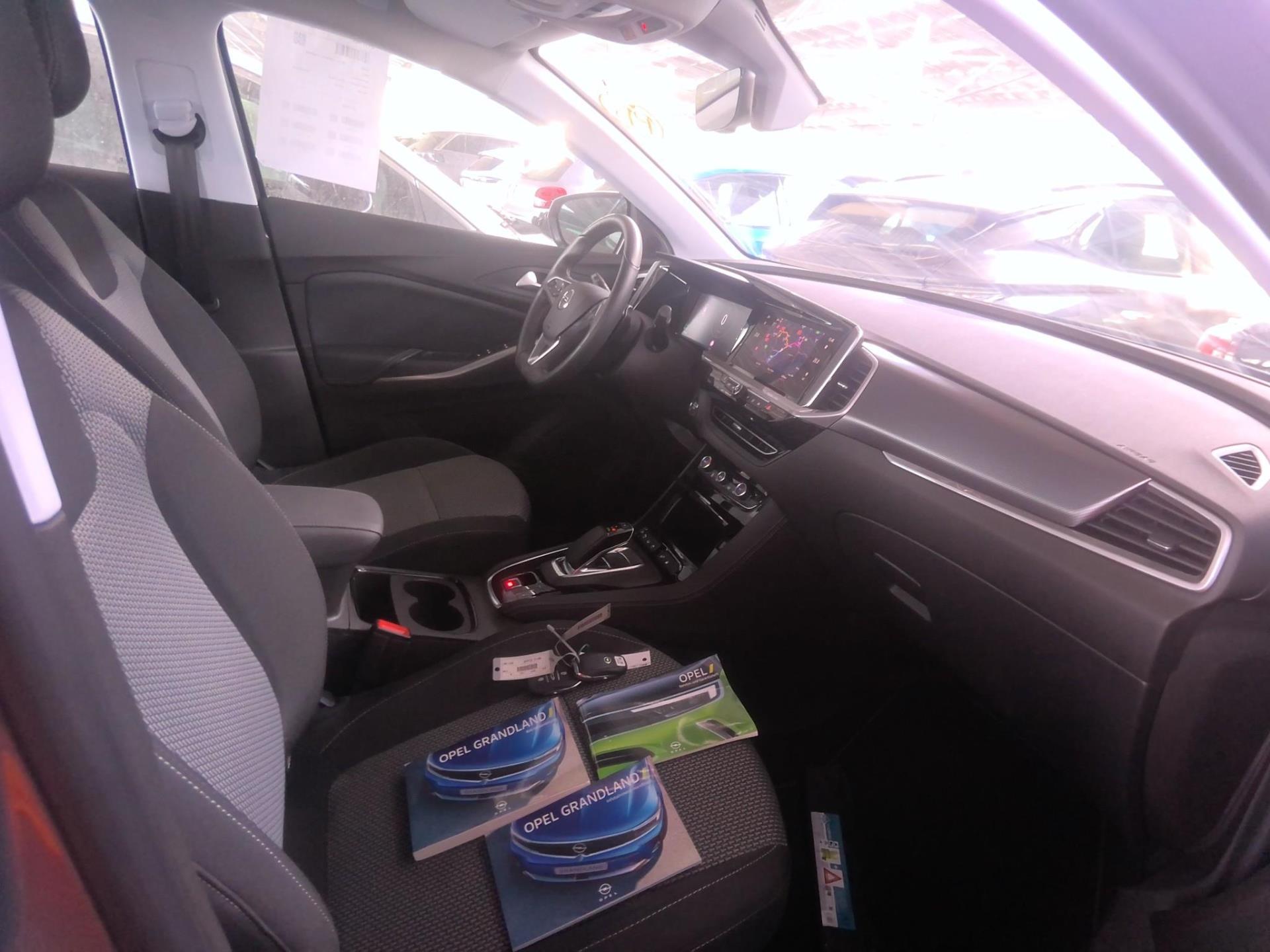 Opel Grandland Hybrid 225 ch BVA8 Design & Tech 2022