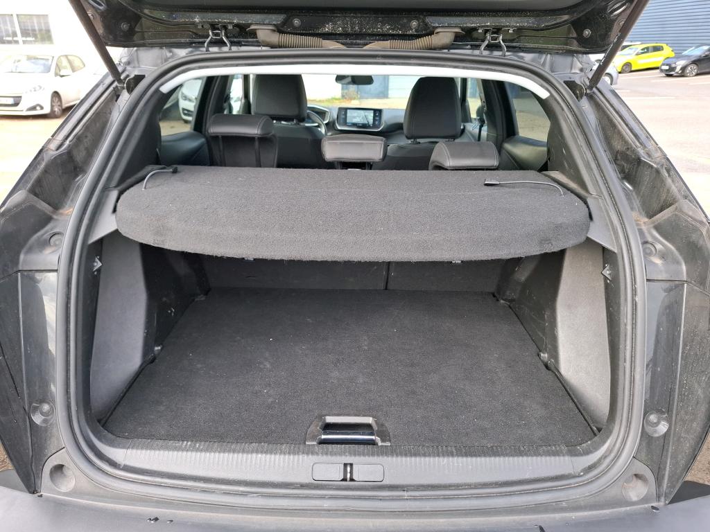 Peugeot 2008 BlueHDi 130 S&S EAT8 Allure Pack 2021