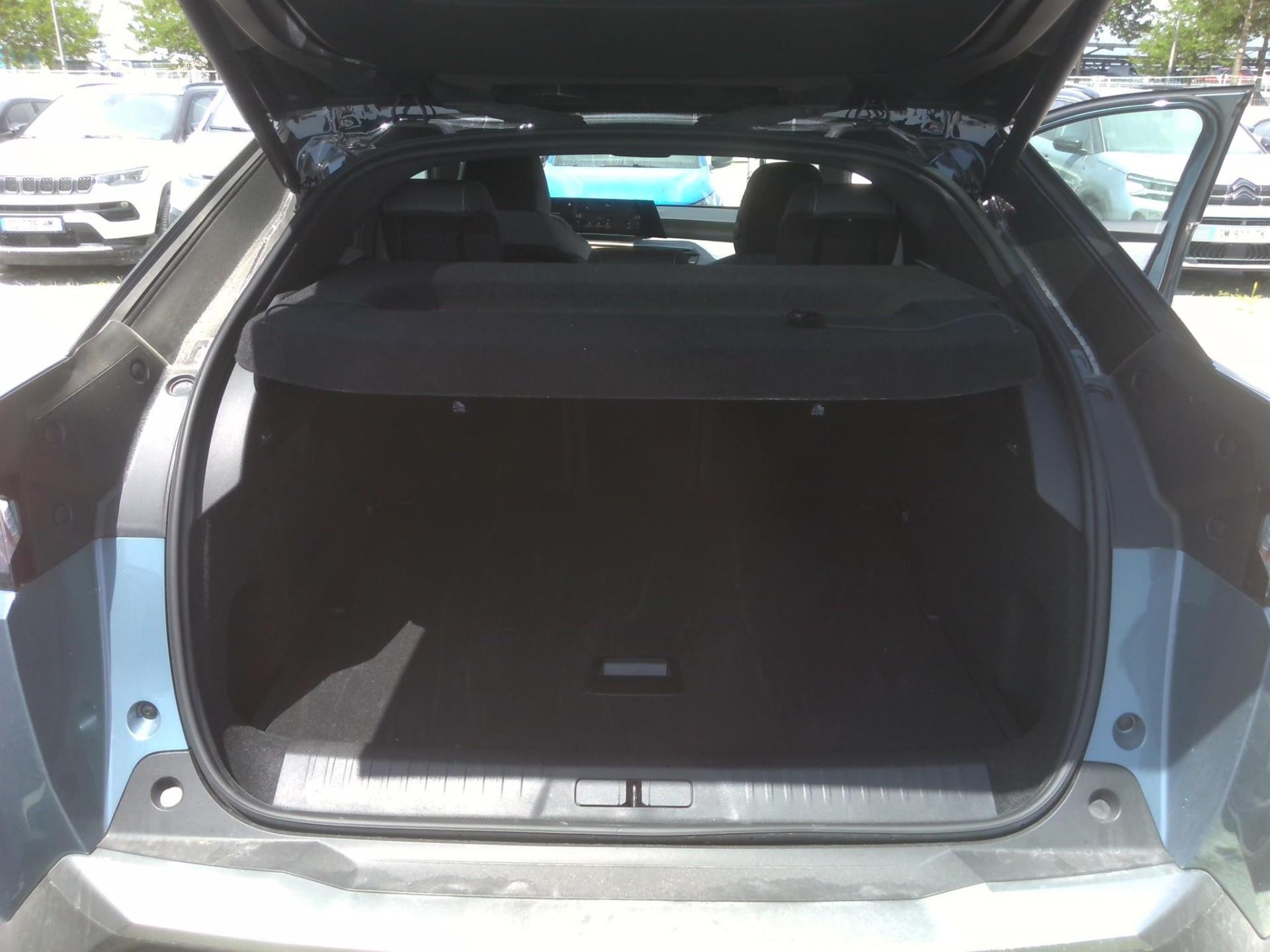 Peugeot 3008 Hybrid 145 e-DCS6 GT 2025