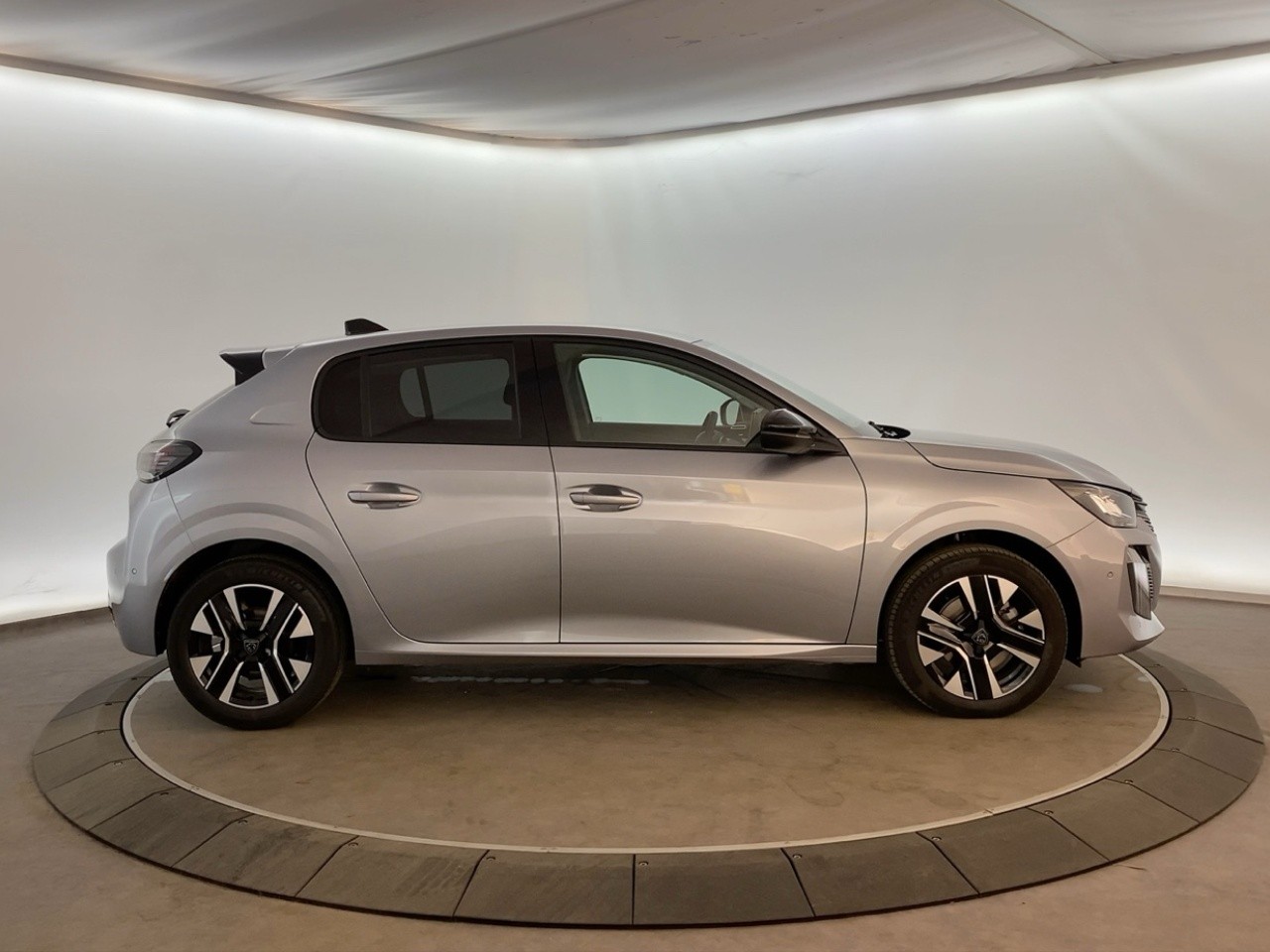 Peugeot 208 Hybrid 100 e-DCS6 Allure 2024