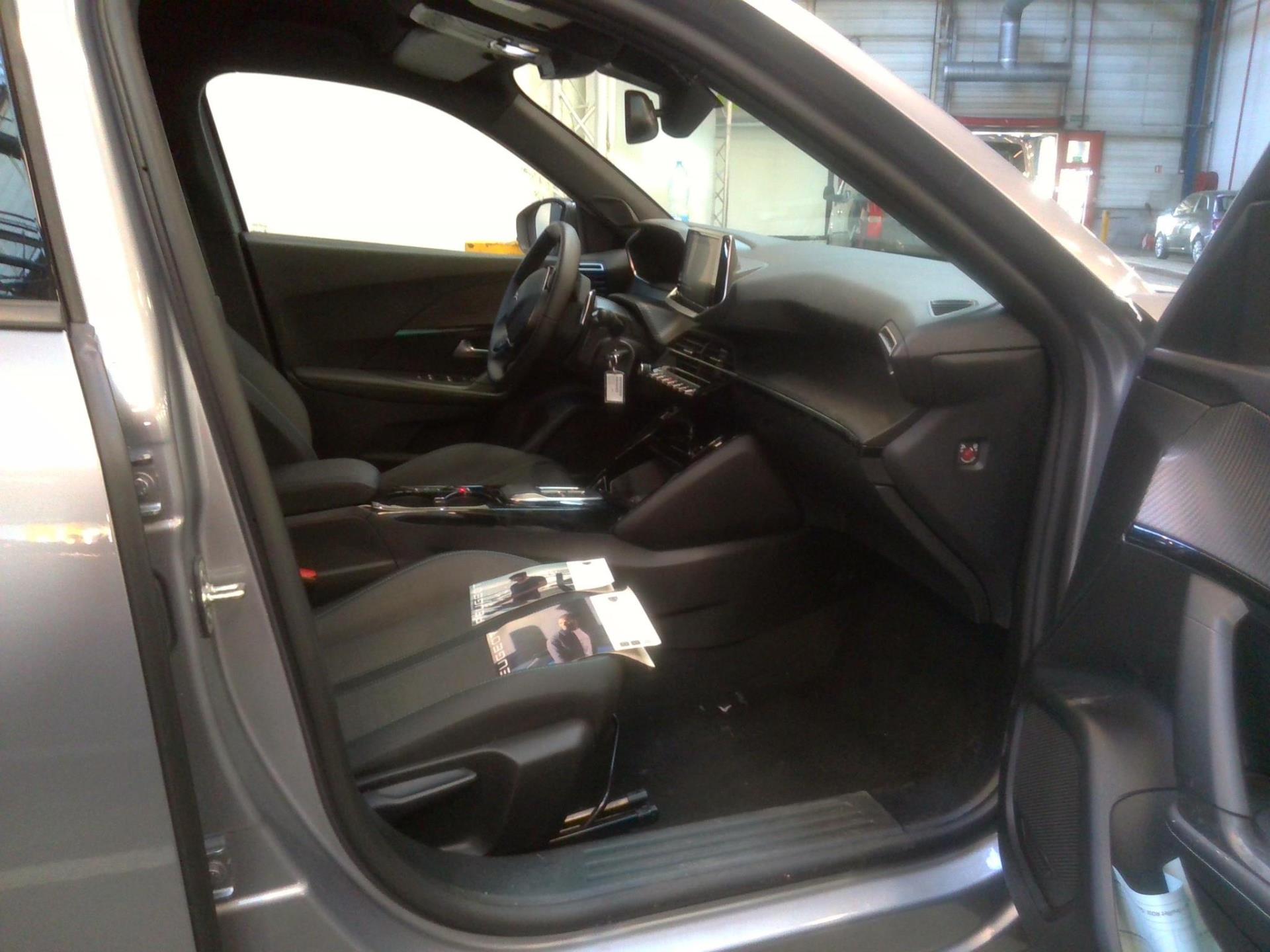 Peugeot 2008 PureTech 130 S&S EAT8 Allure 2022