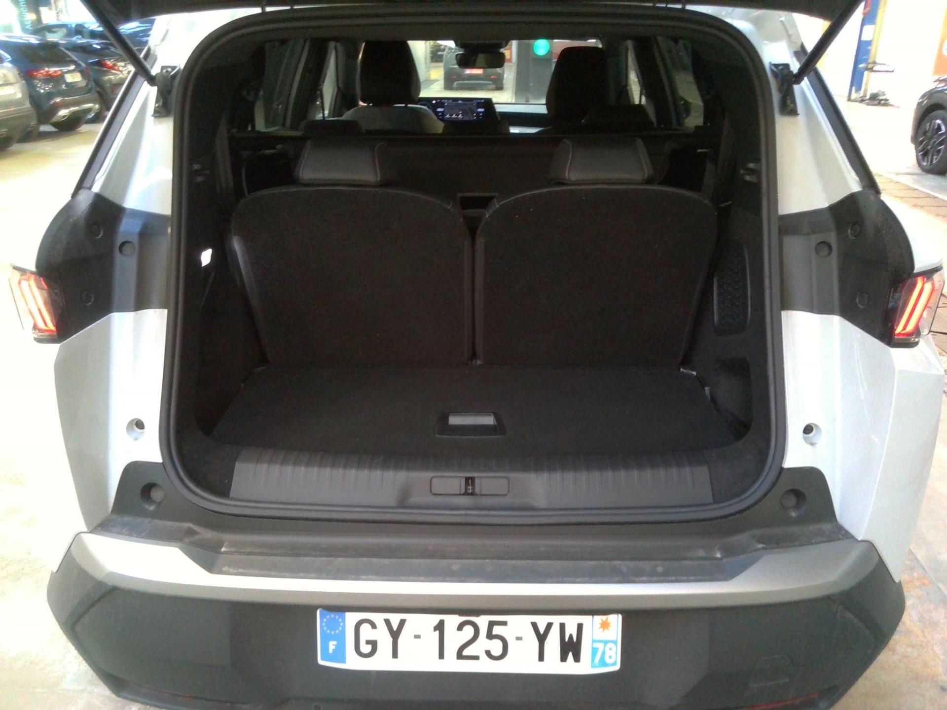 Peugeot 5008 Hybrid 136 e-DCS6 Allure 2024