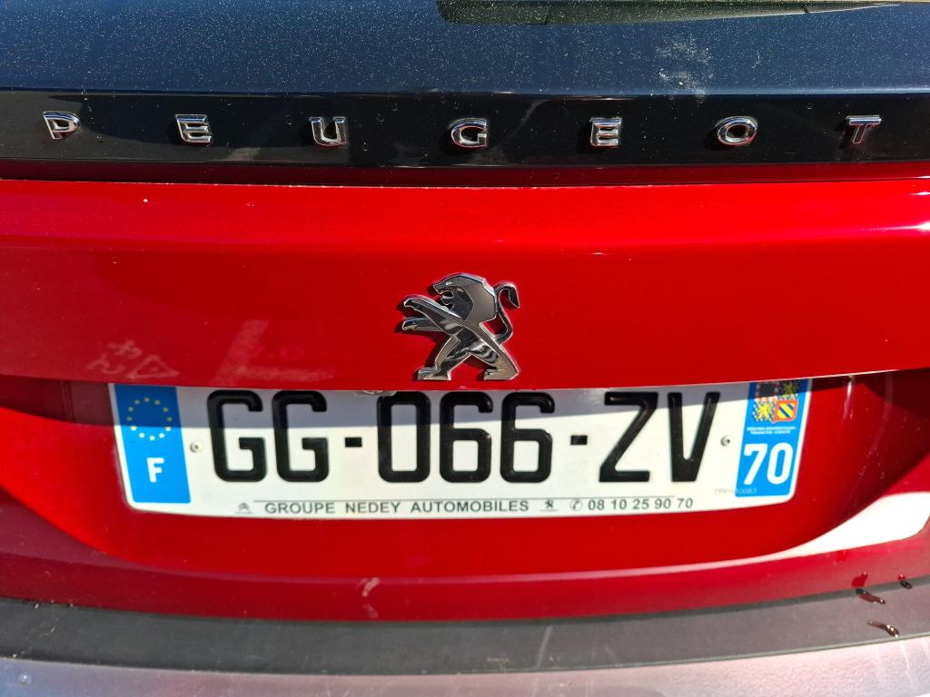 Peugeot 2008 PureTech 130 S&S EAT8 GT 2022
