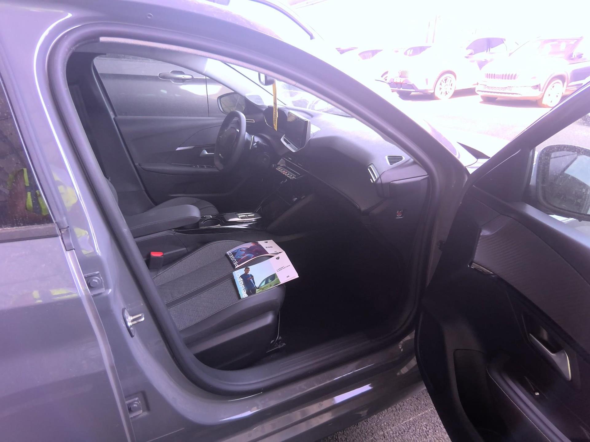 Peugeot 208 Hybrid 110 ch e-DCS6 Allure 2025