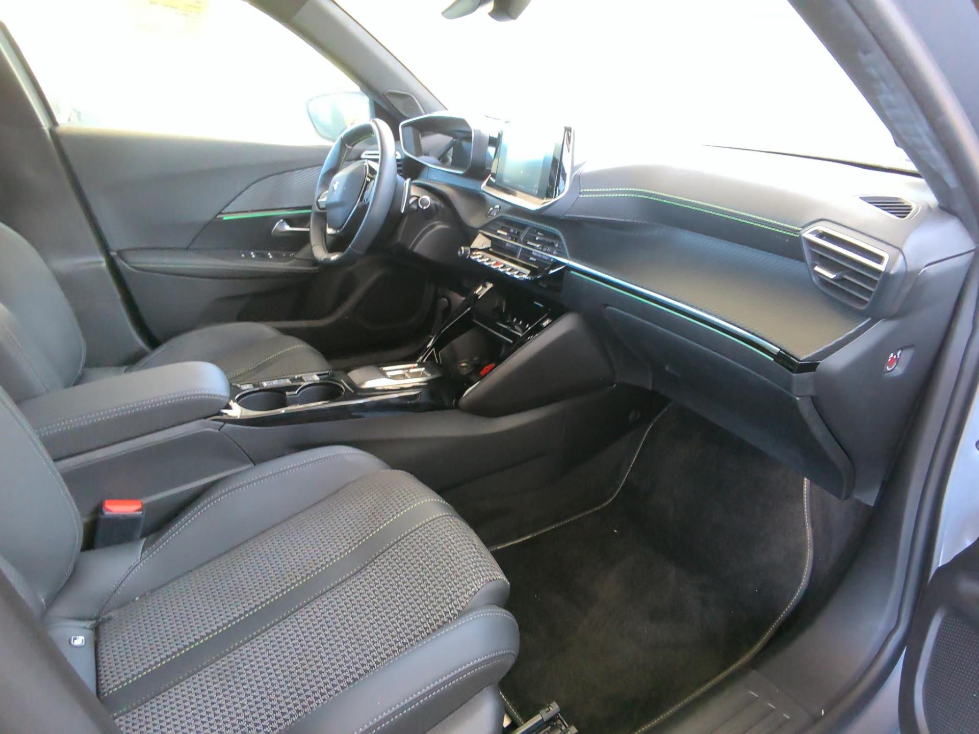 Peugeot 2008 PureTech 130 S&S EAT8 GT 2023