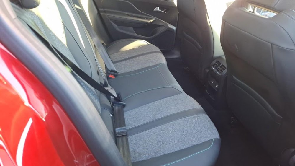Foto Peugeot 408 9