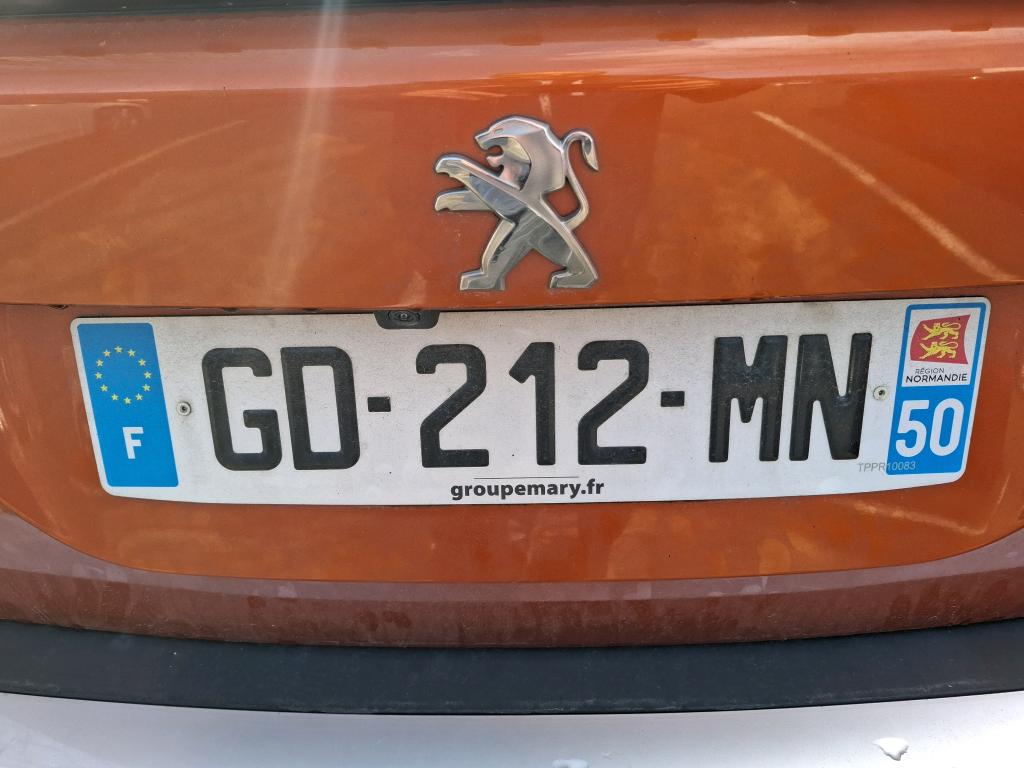Peugeot 2008 BlueHDi 130 S&S EAT8 Allure 2021