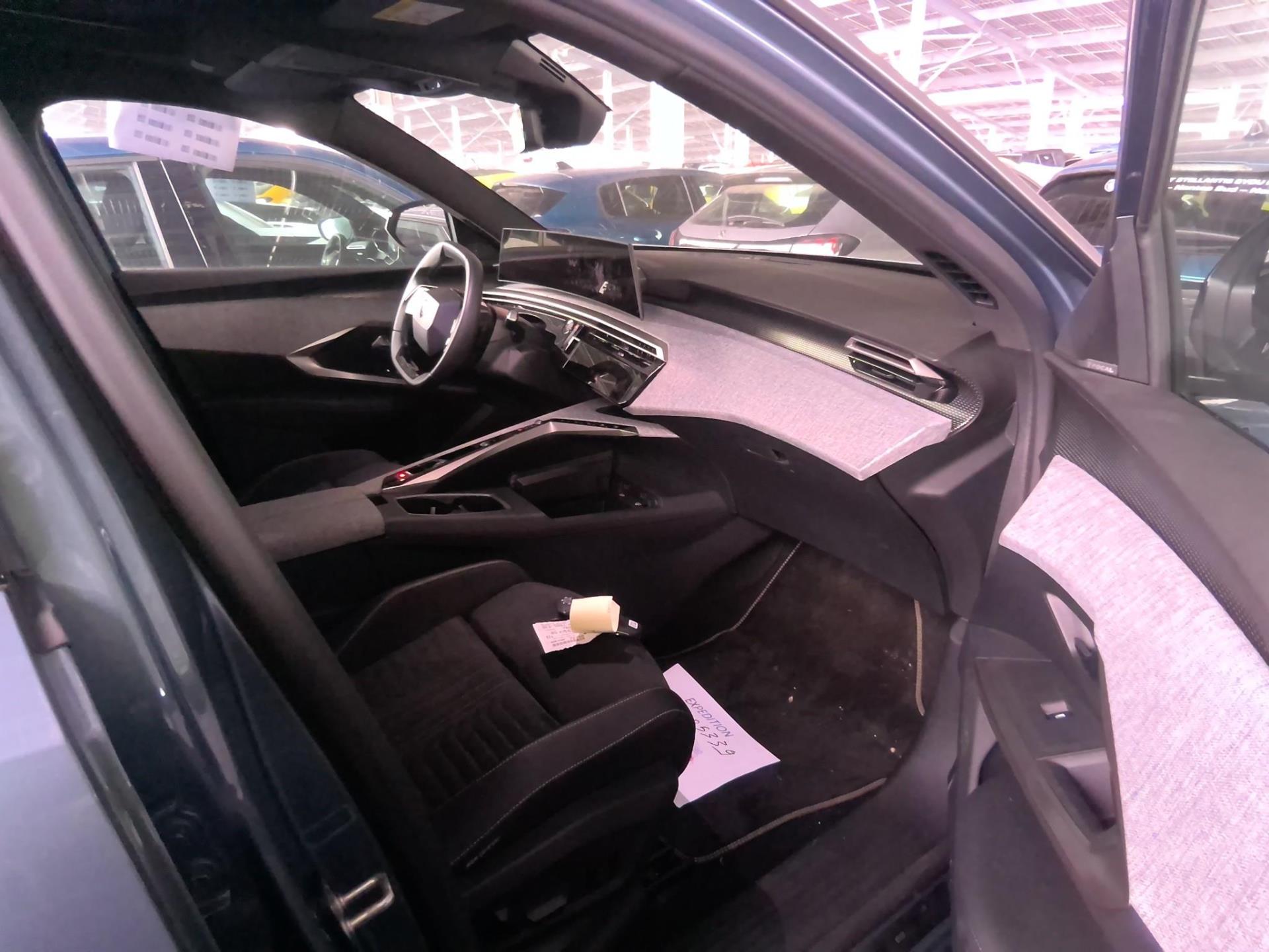 Peugeot 3008 Electrique 325 ch 4x4 73 kWh Dual Motor First Edition 2025