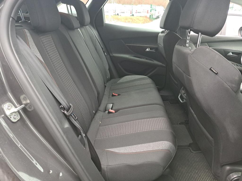 Peugeot 3008 BlueHDi 130ch S&S EAT8 Active Pack 2022